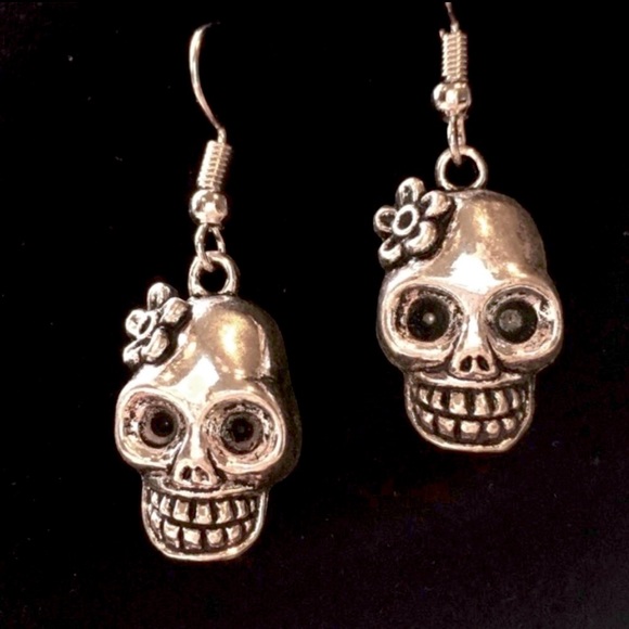 Day of the Dead Sugar Skull Drop Dangle Earrings, Silver 1/2” NWT - Picture 6 of 6